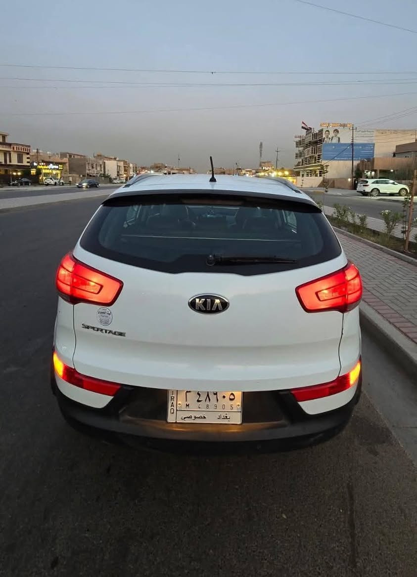 🚘✨ للبيع – كيا سبورتج موديل 2015  

📍 المواصفات:  
✅ خليجية – استعمال نظيف جداً  
📊 ماشية 112,000 كم  
⚙️ محرك دوش 2000 يعمل بالبنزين العادي  
🛡️ كير + محرك مكفول  
❄️ تبريد ثلاجة شرط  
🔧 صدر حدادية جديدة  
🛞 تخم تايرات جديد  
🪑 الأرضية والكشنات مغلفة جلد  
🎥 كاميرا خلفية بلادي بالمراية الوسطية  
🖥️ شاشة كاربلاي مركبة حديثاً  
📡 حساسات خلفية  
🎨 بيها رصعات فقط بالتكمة والقمارة (مبين بالصور والسونار)  

📍 مكان السيارة: الشرطة الرابعة – بغداد  
📞 للتواصل اتصال مباشر: ***********  
💵 السعر المطلوب: 148 ورقة  

#كيا #سبورتج #Sportage_2015 #سيارات_العراق
