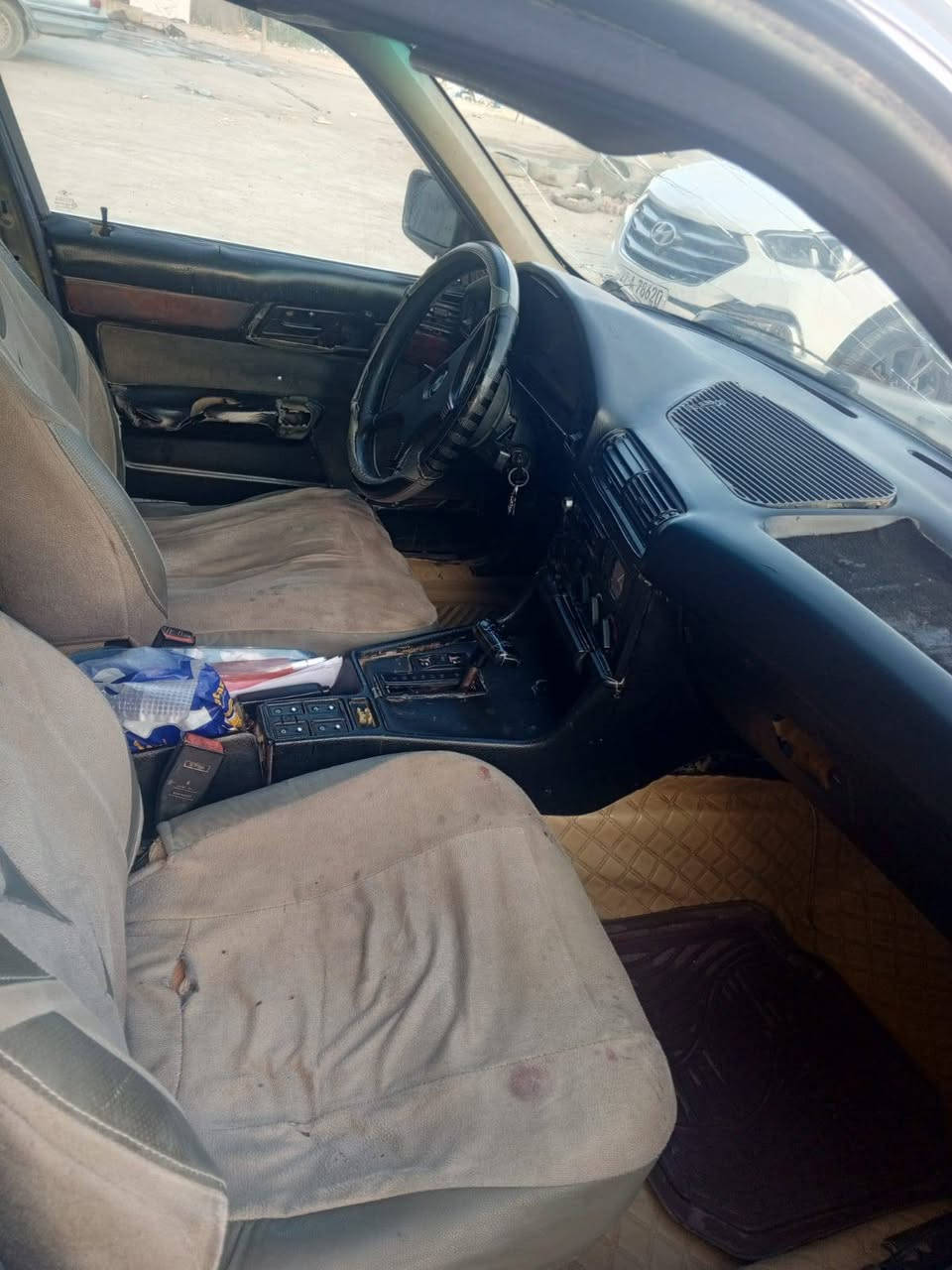 للبيع
بي إم موديل 1989
حجم 525
رقم ذي قار – تحويل ثاني يوم
سنوية مسوي بيها بدل ضائع
السيارة بحاجة إلى بعض الشغل، والحدادية تعبانة شوية.
كير أوتوماتيك، مكينة جديدة صار لها 4 أشهر.
التبريد شغال، والكهربائيات شغالة.
بيها معجون بجنطة أبو الستوتة، ضربها وما متأذية هواي، بيها خياس بسيط.
المكان: الناصرية – المركز
📞 للتواصل:
***********
اتصال أو واتساب
رجاءً، اللي مو شراي أو بس يريد يستفسر لا يتصل.
السعر: 28 وبي مجال بسيط.
