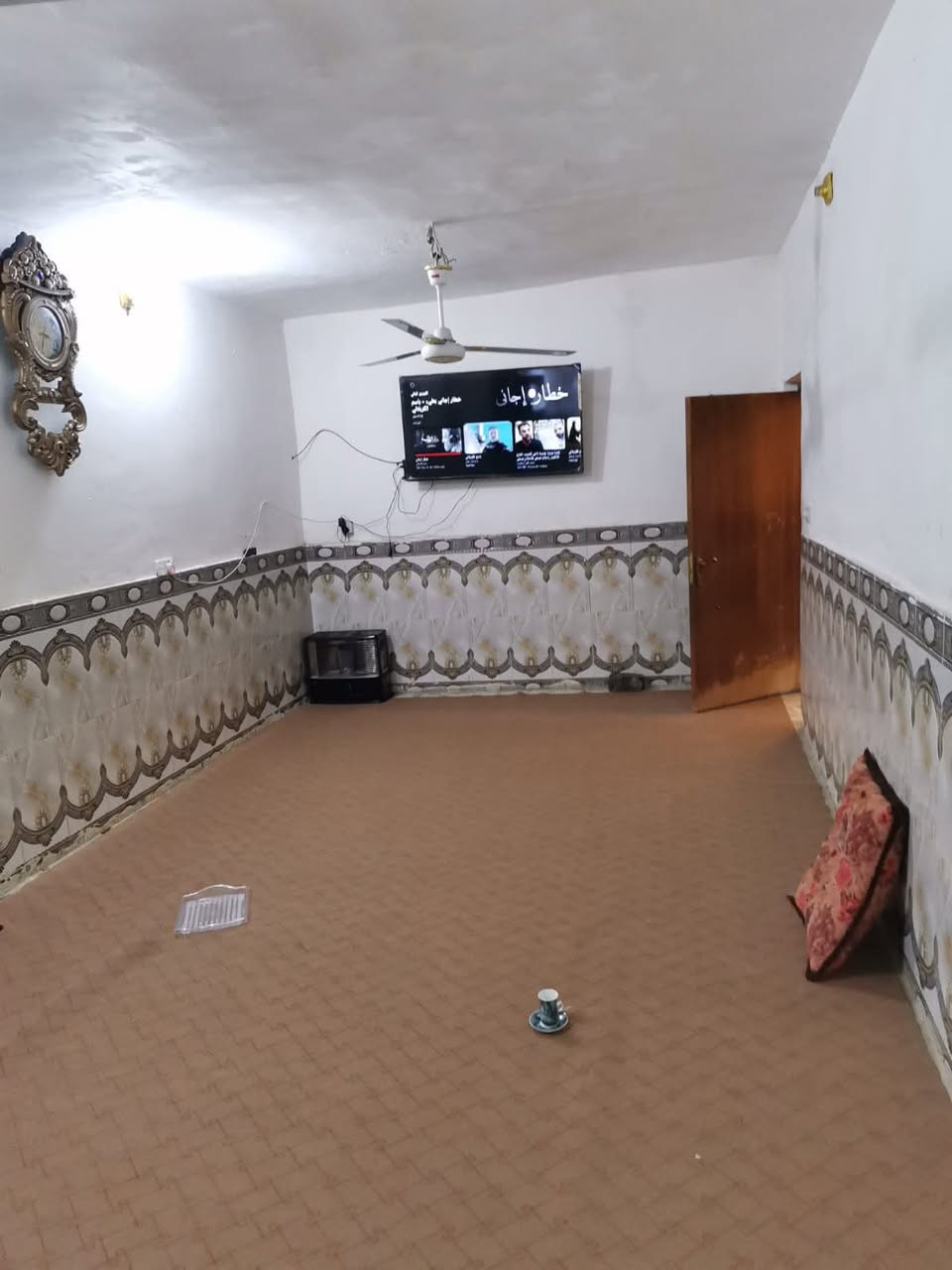 @
سلام عليكم 🌹بيت للبيع في سبع البور شارع الطيار السايدين التجاري يحتوي على 4غرف نوم+صاله كبيره +مطبخ+3صحيات+محل بابين مستأجر اسواق .للاستفسار ( *********** )
