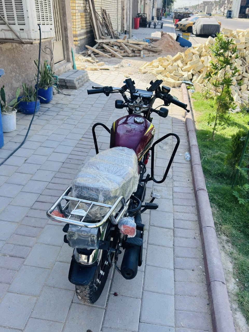 دراجة إيراني سونيك موديل 2024 5كيرً بمواصفات تخبل ونظافة توب مال جناي المحرك حجم 150سلف هندر سي سي شاشه اكترونيه مكفول والدراجة شاشة إلكترونية وبصمة ومكفولة كفالة عامة من كلشي تجي تفحص وتأخذ من باب بيتي ومكانني بغداد مدينة الصدر والسعر 650ألف اتصل على الرقم أو راسلنا واتساب متواجدين وأبشر بالخير ماراح نقصر وياك وما يكون خاطرك إلا طيب رقم الهاتف *********** وتدلل الغالي
