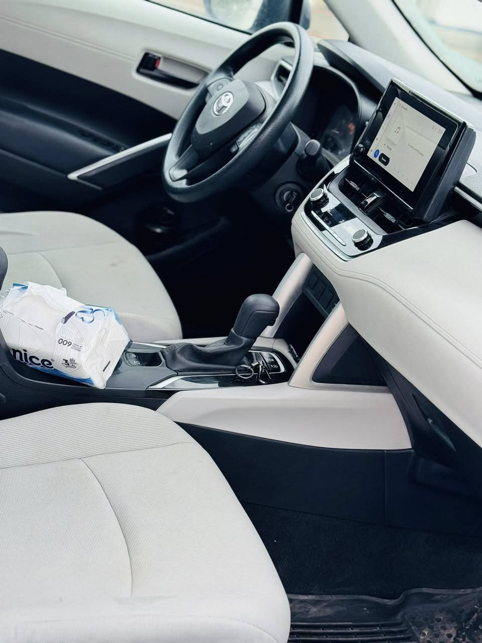 تويوتا كرولا كروس
موديل 2023 
ماشي ٢٠ الف 
نص بوند جاملغ باب صبغ بدون دواخل 
بدون رقم تترقم شمالي اربيل دهوك سليماني 
سعر ١٤٦$ ورقه مجال
رقم شاصي موجد في المنشور 
عنوان اربيل 
فايبر واتساب/***********
آسيا/***********
