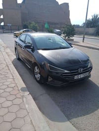 سياره للبيع انتره ٢٠٢٠ وارد امريكي سعر ١٣٠$ بيه مجال استفسار 078386205...