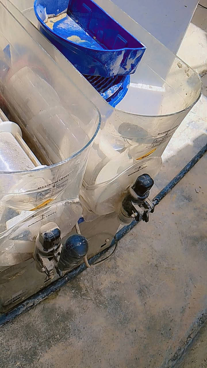 مكينه ازبري نظيفه جدا وشغاله 

***********
***********
