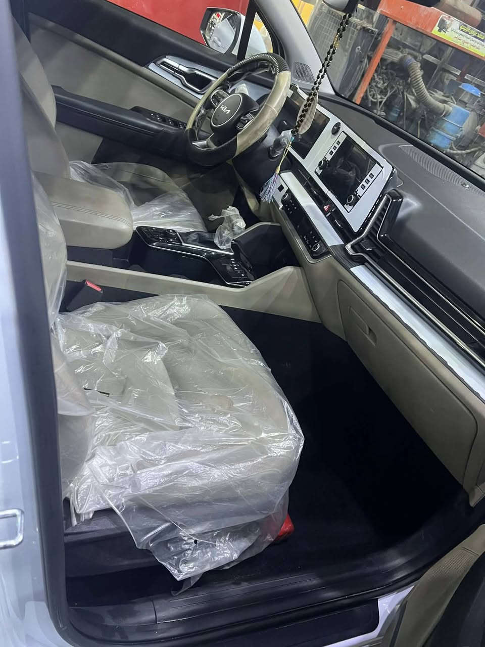 سبورتج موديل 2024 خليجي رقم بغداد مكفولة فول مواصفات مكان السيارة حي اور رقم صاحب السيارة ‭0770 013 0504‬ السعر 235 بيهة مجال بسيط ماشية 25 الف
