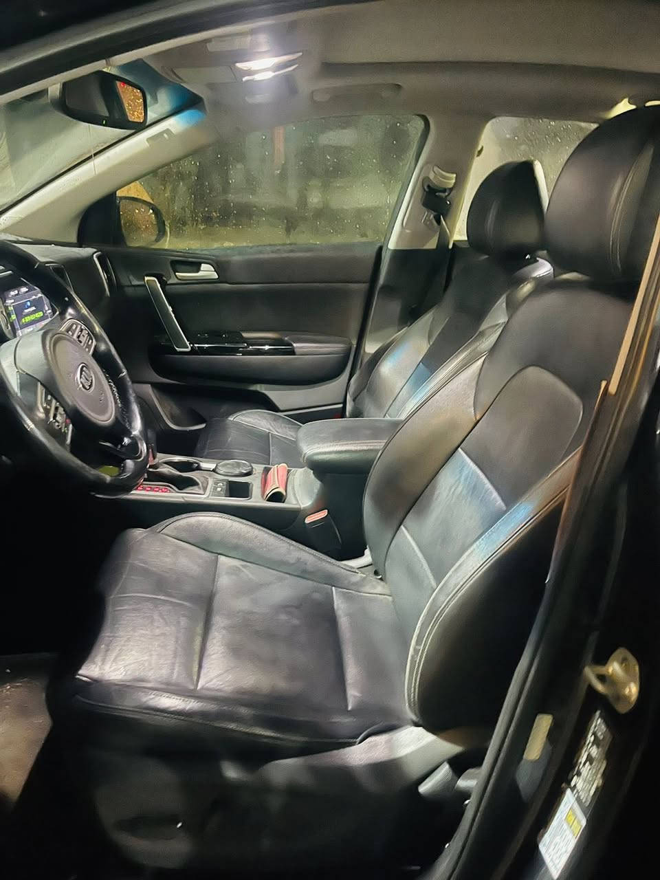 كيا سبورتج 2019
امريكي رقم بغداد بإسمي 
فول مواصفات للاخير 
بدون حادث او صبغ او تبديل حادثه فقط بارد جدًا بسيط 
العنوان بغداد للاستفسار 
***********
