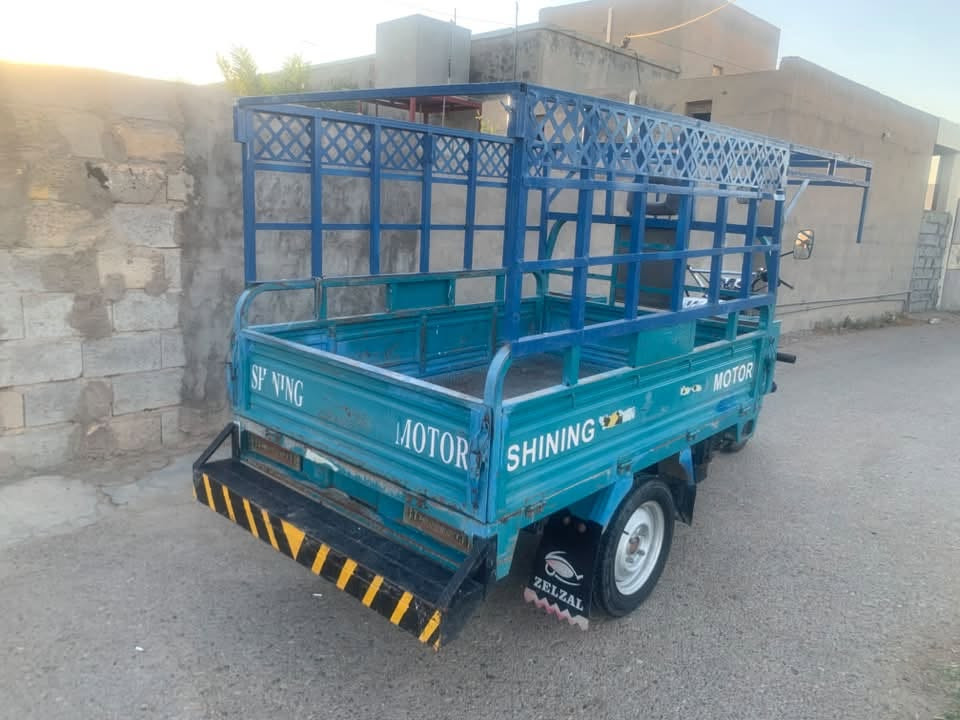 سلام عليكم اخوان ستوتة للبيع موديل ٢١ مسجلة وبسمي صالي شهر من سجلتها محرك وگير واكسل وبعدهن بل جيس ستوتة جديدة وبعدها بحيلها وما مشتغلة عل حديد يعني مكفولة وكلها شغالة مكان الرمادي رقم تلفون *********** سعر مليونين وخمسمية وبيها مجال يعني ٢،٥٠٠
