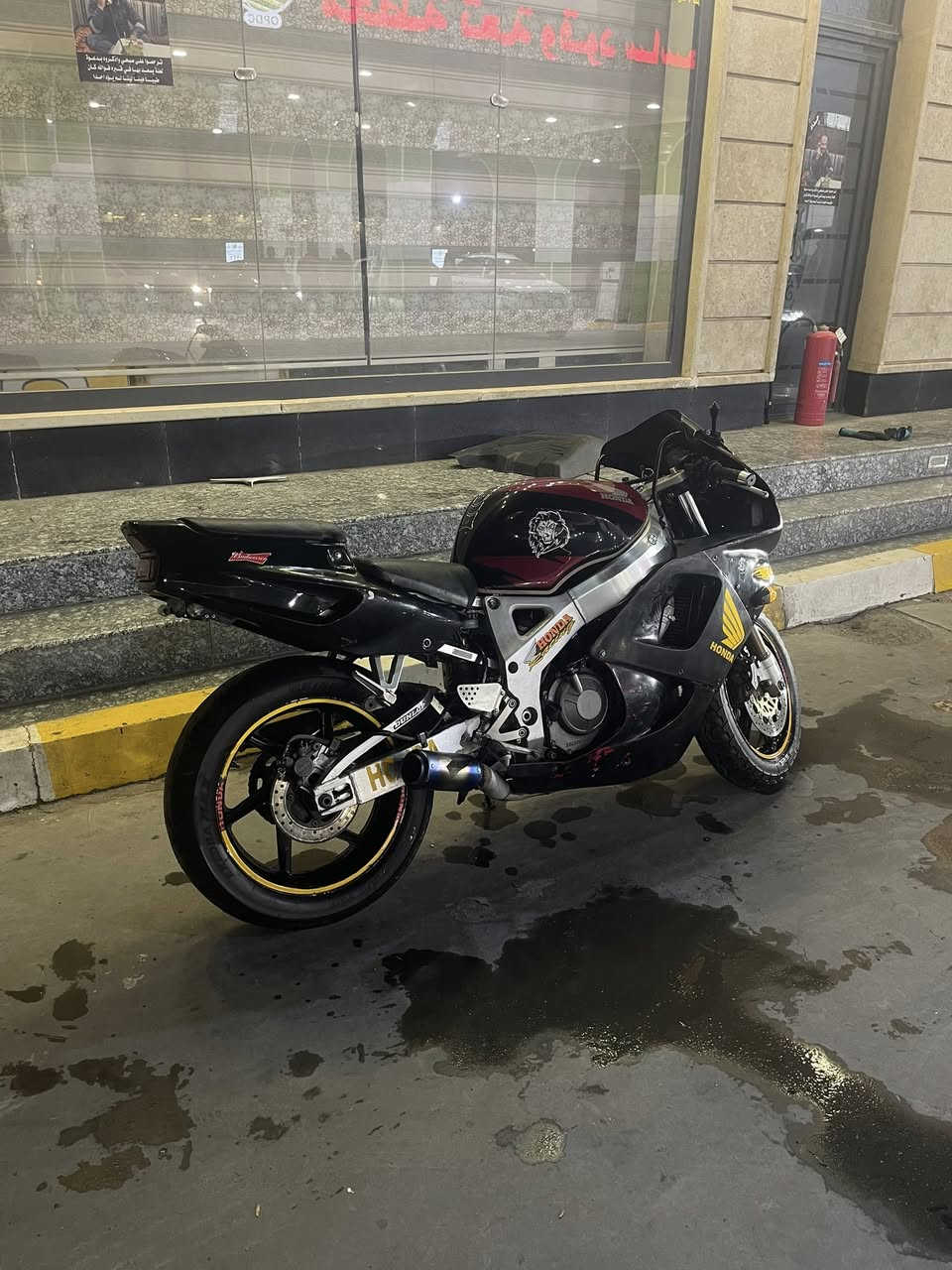 المو شراي لا يشوفني وجه احسن من مازعله السلام عليكم  هوندا CBR 919 السرعه 300  الموديل 2005  اوراق كامله  الدراجه جديده جديده  محرك مكفول  عقل مبرمج طلقات  باتري جديد  كهربائيات كامله  عليها اكزوز من ارفخم الاكزوزات. SC منضومه زينون اماميه  تخم اشاير ابو اللد  عدادات كلها شغاله  زوج تايرات جدد  بريكات امامي خلفي مضبوط بلكات NGK تخم  مري بلاديه كاربون فايبر جدد  مكانها الفلوجه  السعر خاص ماريد يكسرون سعرها ولد الحرام البعض للاستفسار *********** واتساب فقط ماسنجر متواجد
