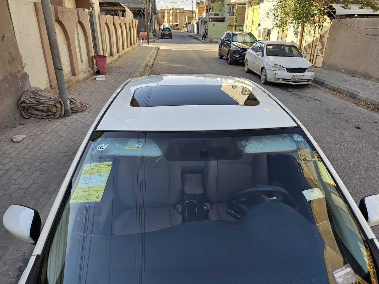 نیسان سنترا موديل 2025 بحالة الوكالة)
المواصفات والميزات

الفئة : VIP (أعلى صنف).

المحرك : 1600 CC اقتصادي وقوي).

التبريد قطعتين أمامي وخلفي).

الإضافات فتحة سقف بانوراما

العداد: ماشية 4000 کیلومتر فقط (شبه زیرو)

الضمان سيارة وكالة ومكفولة كفالة عامة 
رقم أربيل( تريد وكالة او تريد مداور ) 

السعر:

128 ورقة (12,800 دولار أمريكي).

للاستفسار والتواصل

رقم الهاتف: ***********
