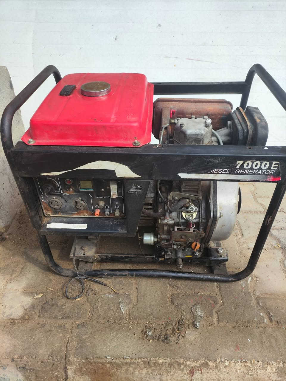 متاح مولد كاز البيع ملف دب ملف تولد كهرباء بس كايمه اببع هال موجود مكان كربلاء حي  ب300وبيه مجال ***********
