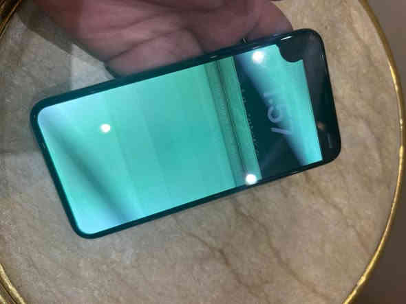 سلام عليكم ايفون 11 برو ماكس ذاكرة 64 بطارية 71 جهاز كفالة عامة  فقط يحتاجلة شاشة جهاز ممفتوح ولا داخل صيانة  سعر 240 وبي مجال  *********** بي واتساب مكاني بغداد جميلة
