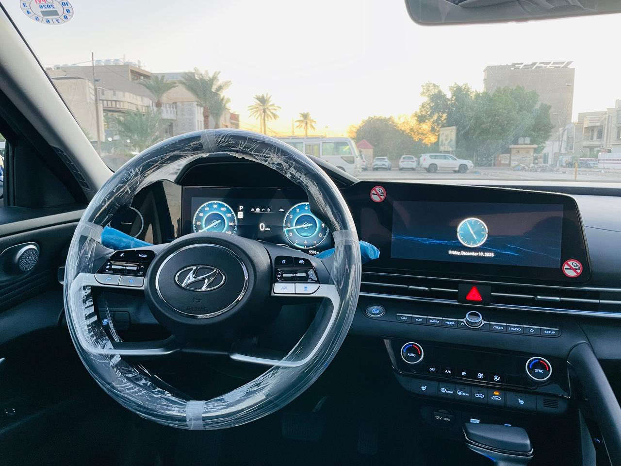 السلام عليكم ((للبيع فقط بدون مراوس))

هيونداي النترا 2025 SEL لون ازرق ( چويتي ) فووول مواصفات مكينه 2000 دووش المرغوب 
((ترقيم جديد اربيل وكاله عامه بأسمي اني ابصملك ))
السياره حادث جاملغ امامي ايمن صبغ وحافه البنيد 
 بيه  ايرباك ستيرن وراجع سستم بدون دواخل 
بدون لغود وشواصي حتى الراديترات بلاديه 
ماشيه 5 الاف فقط بعده زيرو 
مواصفات 
فتحه /بصمه /شاشه ديجتال متصله / هاندبريك بصمه / اوتوهولد / داخل 12 لون /رادارت 360 درجه /تشغيل عن بعد /نظام الترحيب الصوتي /4 وضعيات قياده /كشنات تدفئه / شاحن وايرلس / ويل كب حجم 18 انج
مكان السياره بغداد الكرخ
للاستفسار ***********
***********
