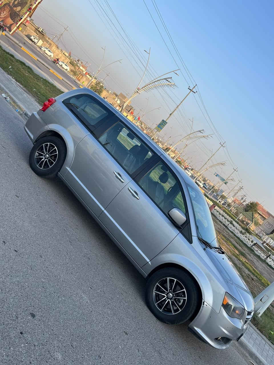 السلام عليكم
للبيع دوج كرفان موديل ٢٠١٩ مواصفات GT لون سلفر
وارد أمريكي كلين تايتل
مابيها اي قطعه صبغ ولا تبديل ولا ايرباك
محرك ٣٦٠٠.. ٧ راكب. كشنات قلابة.. شاشات بالسقف. ابواب وجنطة كهرباء..
رقم بغداد
مكان السيارة البصرة..
مابيها اي نقص وباسمنا.. رقم انكليزي الجديد
السعر ٢٢٠ $  وبيها مجال
مكلف بالنشر
الاتصال على صاحب السيارة
***********
