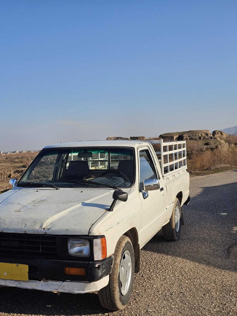 سلام عليكم بيكم للبيع موديل 1985 كير محرك اكسل خير من الله تايرات نص عمر صدر زين السياره مسجله بغداد صدامي بس ما اندل صاحبها ابيع بدون صاحب ابيع مكفوله من  دوله وعشائر السعر 20وبيها مجال  للستفسار اتصل عل رقم ***********
