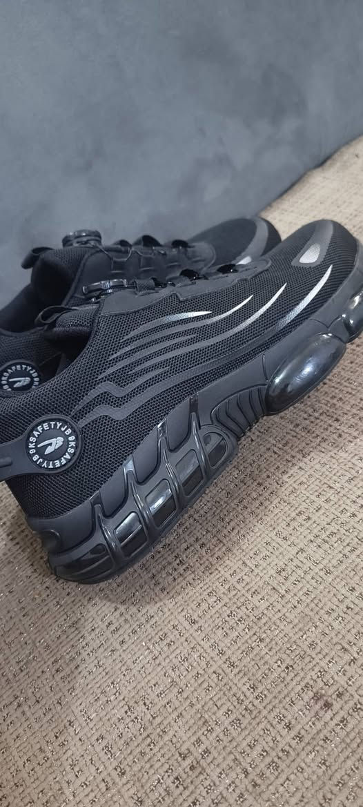 هذا الحذاء هو حذاء أمان (سيفتي) رياضي للعمل يتميز بمقدمة فولاذية للحماية وزر دوار لربط الحذاء بسرعة قياس ٤٥ السعر ٢٠


**إذا كنت صاحب هذا الإعلان وتريد حذفه لأي سبب، رجاءا أرسل رسالة إلى الدعم الفني**