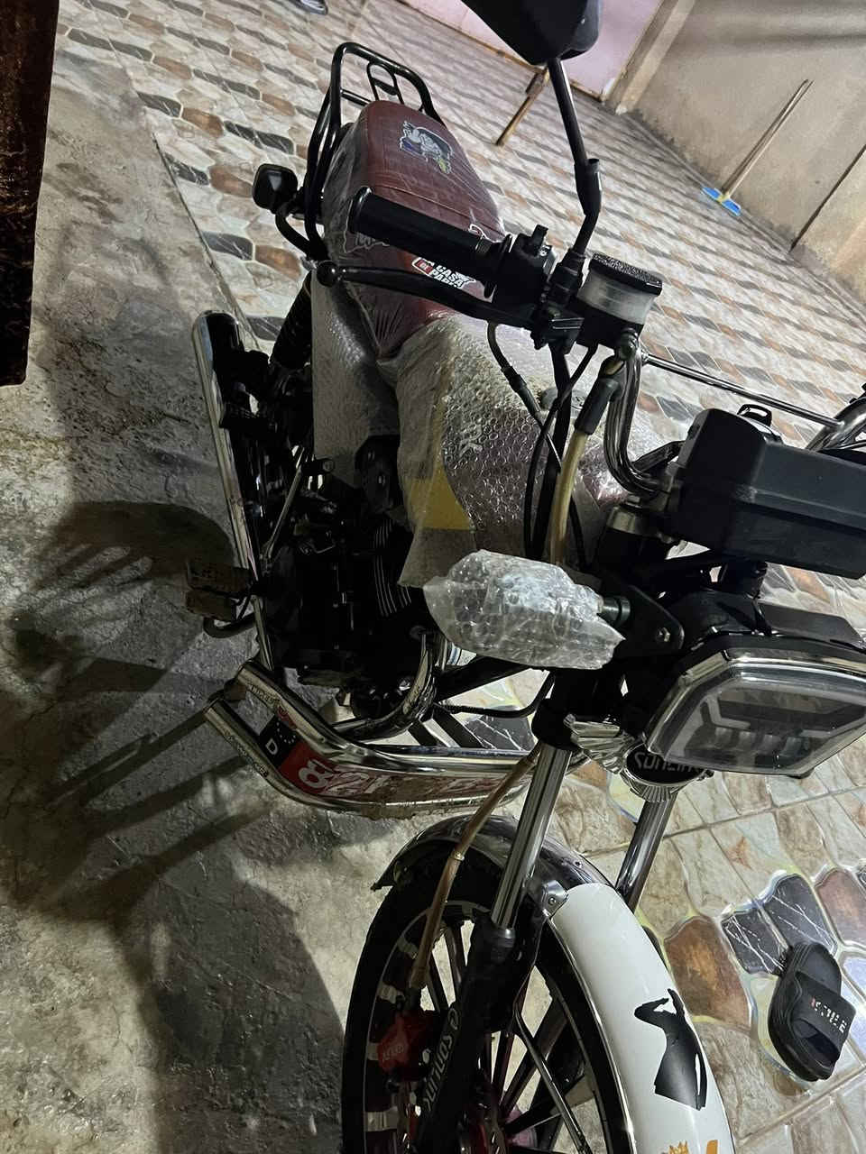 السلام عليكم دراجه سيفان موديل 24 شكل 25 دراجه جديدنعامه مكينه 200 مامفتوح مابيه نقص كله شغال ماشيه 400 صلنصه رياضي ام الفصله سعره 700 ماكو هيج سعر مكاني ديالى الخالص ***********
