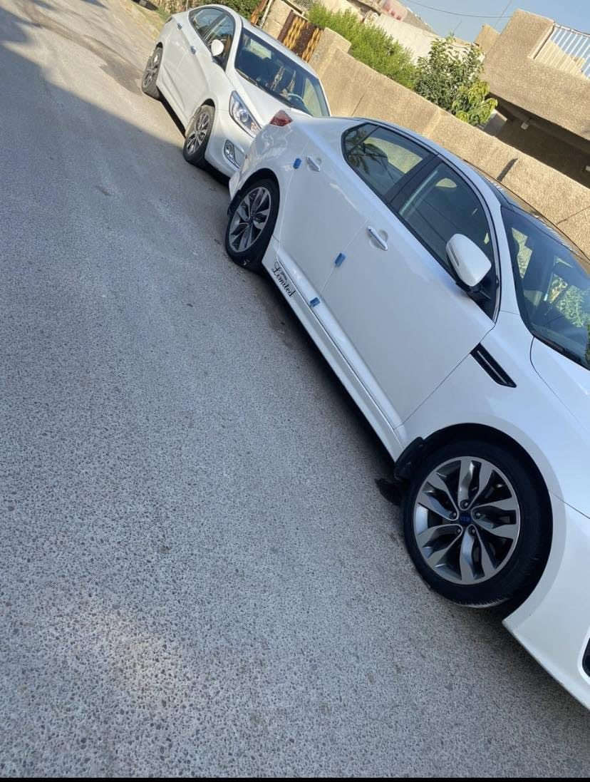 كيا اوبتيما 
خليجي
موديل 2015 Vip فول 1/1
السياره مكفوله من الصبغ وضربه فقط بارد مكانين 
السعر 165 ورقه 
ماشيه 123 الف 
المواصفات 
بصمه 
بنوراما 
زراك لايت
لد امامي وخلفي
كشنات جلد 
كراسي كهرباء 
هند برك دكمه 
صاج ملاكي 
كشنات تدفئه + تبريد 
تبريد شاشه 
دبل كير بالستيرن 
جكمجه ثلاجه 
حساس امامي وخلفي 
كامره 
مري شفط + ترحيب 
بلاجكتر بقلاوه 
لد نهاري خزن كشنات وكشفات 
واكو بعد موصفات غير مذكوره 
مكان الدوره شارع ابو طياره 
رقم الهاتف ***********
