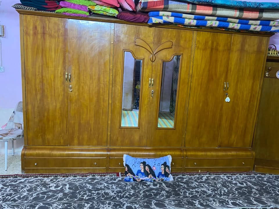 غرفة اخشاب قويه
السعر 450 وبيها مجال 
ووياها زاويه مامصورتهه


**إذا كنت صاحب هذا الإعلان وتريد حذفه لأي سبب، رجاءا أرسل رسالة إلى الدعم الفني**