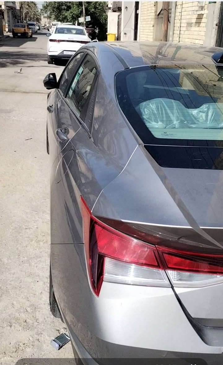 سلام عليكم النترا ٢٣ وارد أمريكي  محرك ٢٠٠٠،، ليبل واحد بدون تبديل صبغ فقط، ماشيه اقل ٣٠ الف ميل،، ٤٠ الف كيلومتر،، حادثه خشم جاملغ بدون دواخل،، وباب خلفي صبغ  سياره جديده،،  السعر ١٤٠ الشراي يتصل *********** بغداد تحياتي،،
