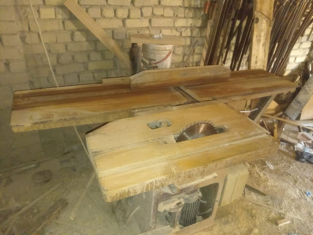 للبيع مكائن عدد 2 وملحقات 
لتواصل اتصل ***********
