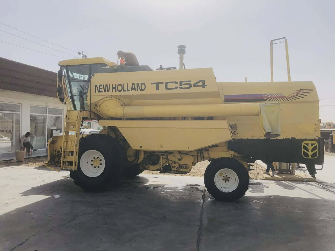 دةراسة نيوهؤلند بؤفرؤشتن TC54مؤديل 2002 مواسةفات هايدرؤ تةپلة 15فوت هاوزنگي سلايدي برغوة  تايةويلي دواوة بيستة راديتةروپانكةوحازينةي گؤراوة بؤموديلتازة ژ.م
***********
***********
