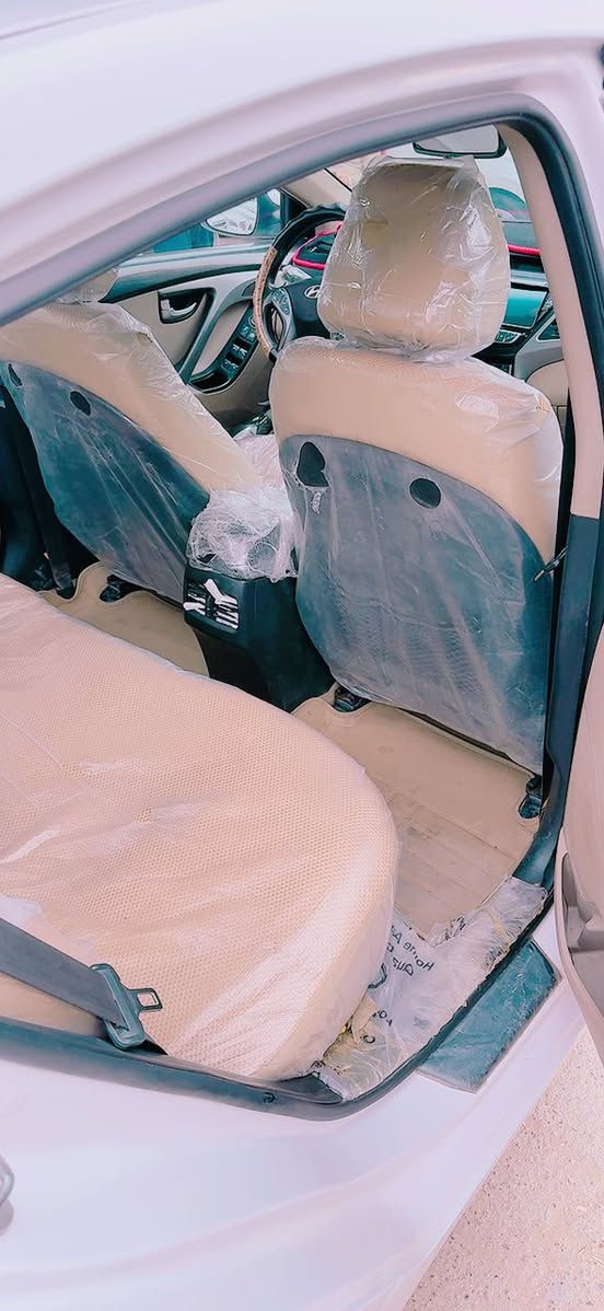 سلام عليكم النترا خليجي فول بصمه 14 شكل ل 16 كفاله عامه فقط شخط بلباب السايق ونص العتبه مصبوغه والباقي شرط الكفالهالسعر 133 وبيه مجال حق الجيه غير متواجد ع الفيس مكاني نجف/***********
