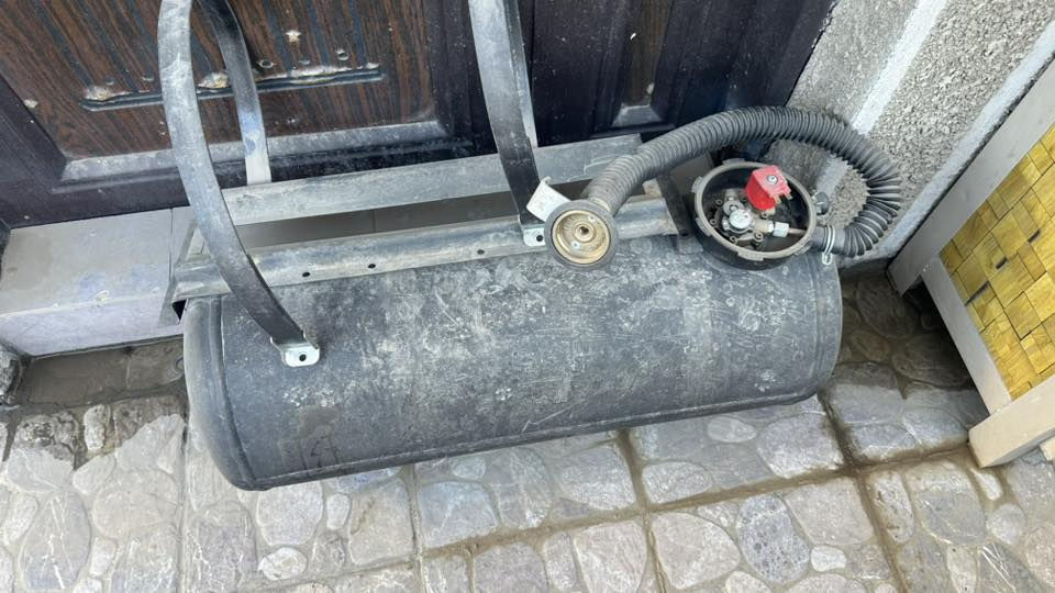 السلام عليكم منضومه للبيع ٦٠ لتر متروسه غاز
نقصه دكمه وبوري مكصوص منه السعر ٢٥٠ الرقم ***********
