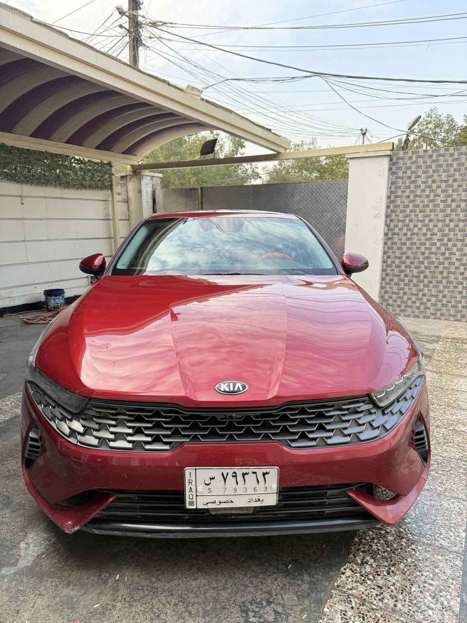 سلام عليكم
كي فايف وارد أمريكي موديل 2021 
معوقين سنه ونص وصير حره
حادثها تبديل بنيد بدون دواخل 
ايرباك دركة
وبيها كلير باامريكا بيبان اثنين جهه يسره
محرك 1600 تيربو 
داخل احمر 
ماشية 64 الف
سياره جاهزه وحلوه 
عارضها 137 وبيها مجال
***********
