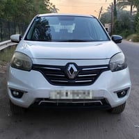 للبيع رينو كوليوس عالية موديل 2014 ماشيه ١٣٣ ألف تدفئة تبريد محرك 2500...