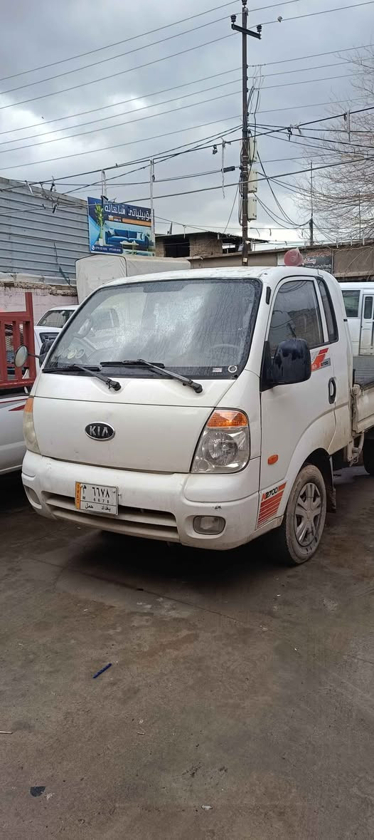 كيا2008براوه مه كينه 3000كاره بايي هه موكياني به شه رت ته بريت ساردوكه رم بريكي به سراوه سعري 57كه لاو معامه له شوين سليماني *********** السليمانية, العراق
