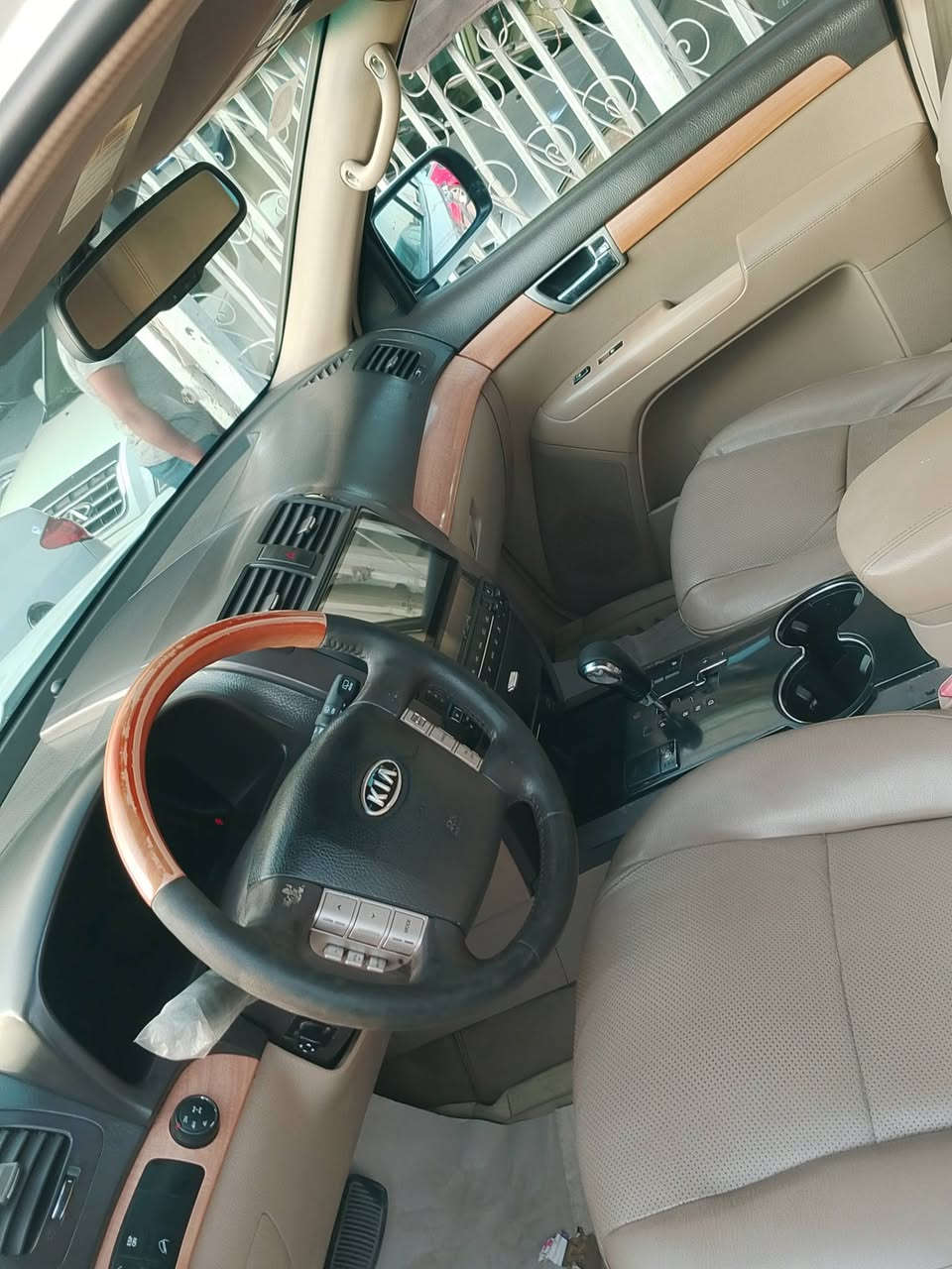 .سلام عليكم كيا موهافي 2013 السيارةفول واحد على واحد خليجية فقط صبغ بنيد محرك كير تبريد حدادية كولة مكفول ماشية 107/ رقم بغداد رقم جديد هزة جديدة مكاني بغداد البلديات رقم ***********
