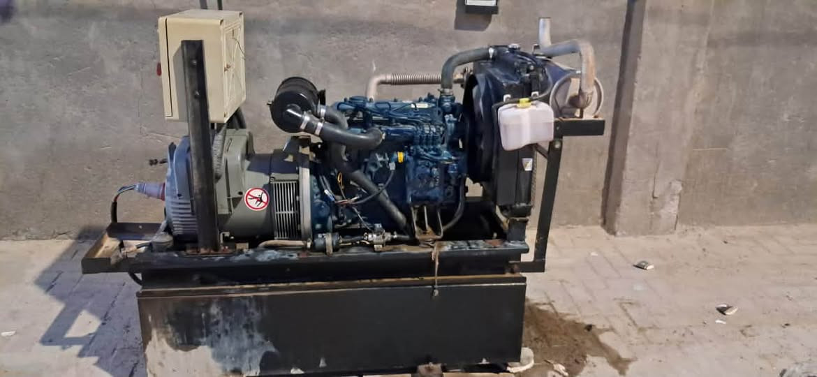 مولد كابوتا ياباني 15 60A KV
4 سلندر 
سعة المحرك 1505
مولد بحاله جيدة شرط التشغيل 
لا بخار لاتنقيص 
للاستفسار *********** واتساب
