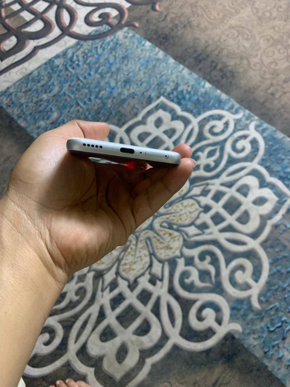 سلام عليكم عندي جهاز للبيع  هونر  x9cسمارت ذاكرته256جهاز نظيف وعل فحص عنوان بغداد الحريه  الثانيه سعر جهاز 180وبي مجال للاستفسار ***********واتساب او عل خاص
