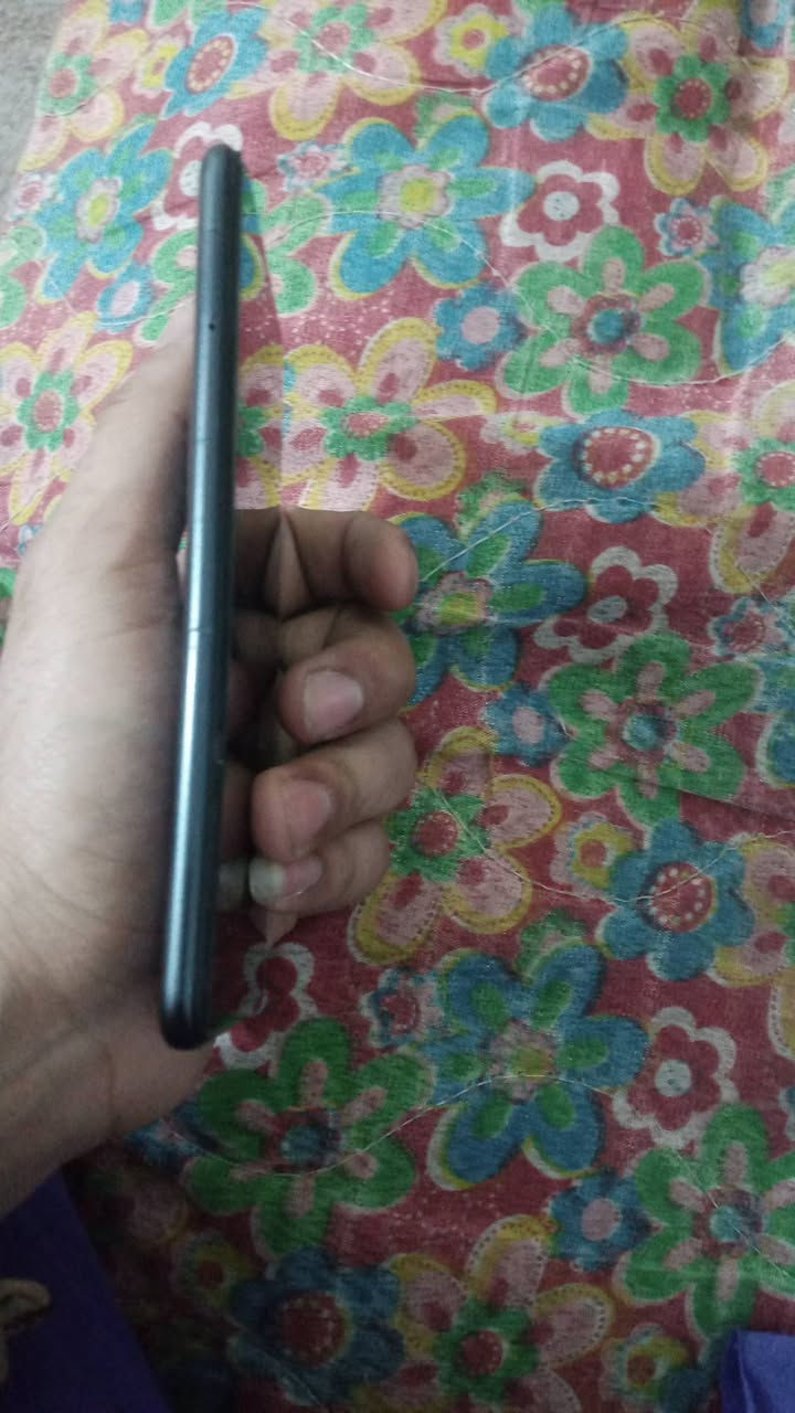 سلام عليكم للبيع جهاز A10 دبل سيمكارت جهاز نضيف وممبدل بي شي وضامه ليوم يلا شغلته  ممتعوب ذاكرته 32 سعر 65 وبي مجال للطيبين وهاذا رقم تليفوني *********** مكاني مدينه صدر
