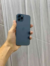 12 برو ماكس ذاكره256 بطاريه٧٦ شرط قطاره شحن مايصرف ضد المي 07508591795