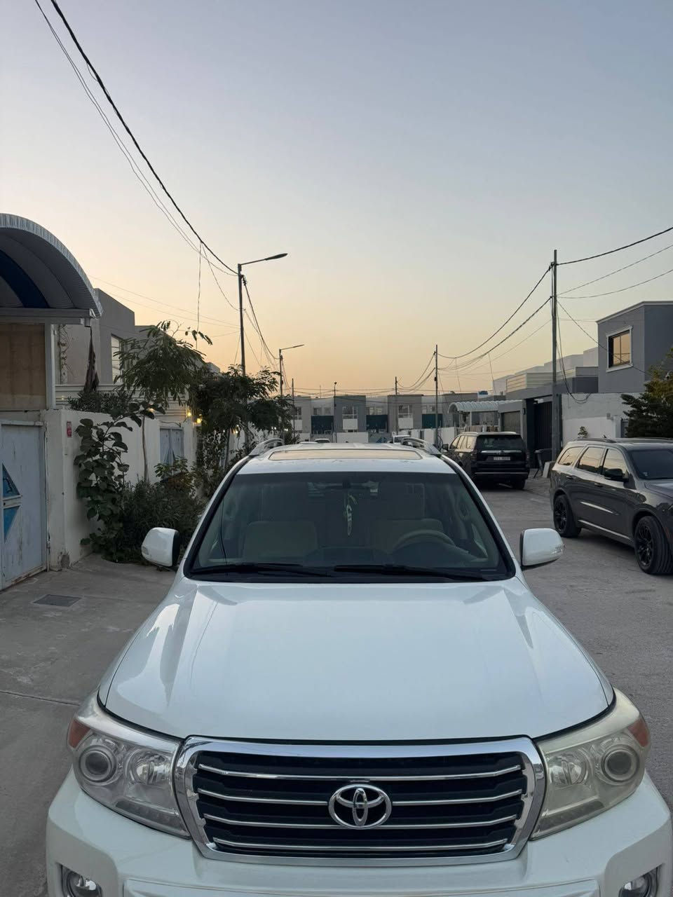 السلام عليكم 
لاندكروز 2008
رقم بغداد تحويل مباشر 
محرك 6V
مكفوله فقط بيه رشه بلبنيد
سيارة جديدة 
ماشيه 210 حقيقي 
گير محرك تبريد حديديه ع شرط
تفاصيل أكثر الإتصال 
***********
