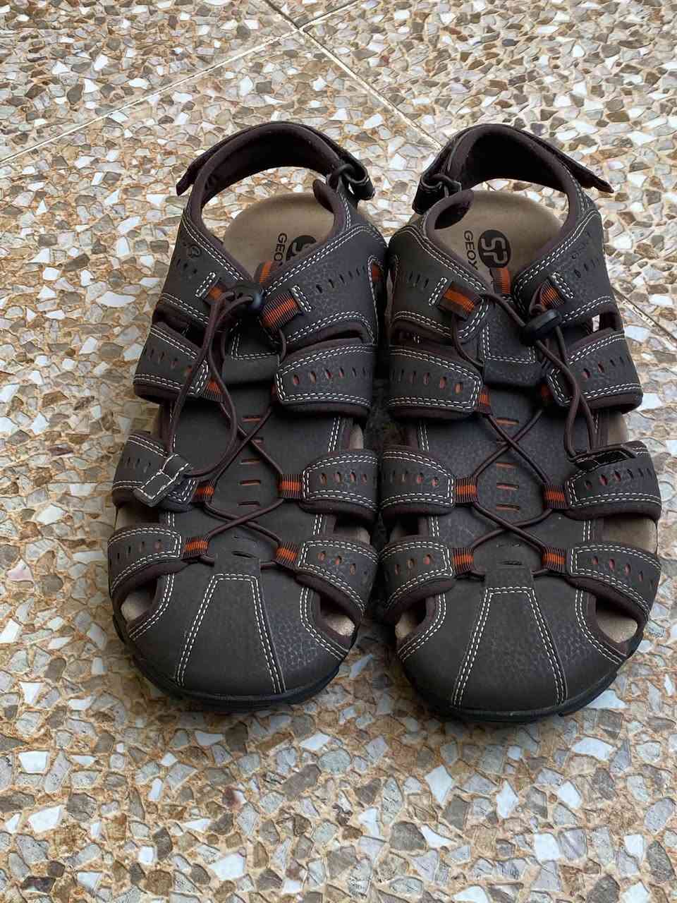 Sandal- geox  🇮🇹 size 44- orginall 100/100

سەندل مارکەی جیۆکسی ئیتالی بەکار نەهاتوو سایزی ٤٤

 صندل ماركة جيوكس ايطالى اورجنال غير مستخدم قياس ٤٤


**إذا كنت صاحب هذا الإعلان وتريد حذفه لأي سبب، رجاءا أرسل رسالة إلى الدعم الفني**
