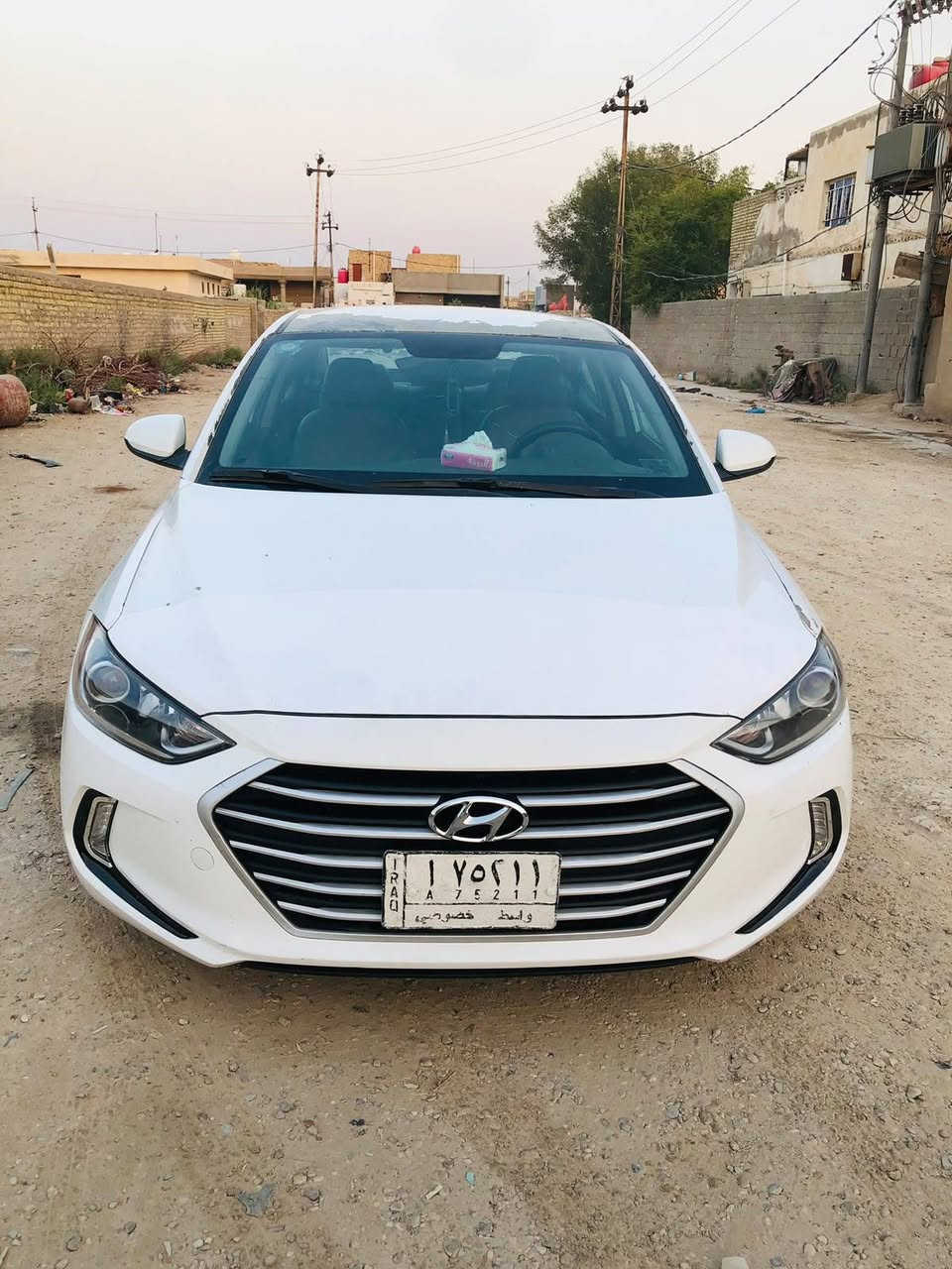 سلام عليكم البيع الانترا موديل 2017 امريكي حادثها طلقه في الجامة الخلفي وفي العراق الجاملق الخلفي الايمن ضربه بسيطه فقط والباقي مكفوله وبيها هاي المكانات مبينه مكشره ولباقي كفاله سياره جديده مامتعوبه رقم واسط بسمنه تحويل ثاني يوم سعر 115 قفلها اتصل *********** /*********** مكاني واسط قضاء الحي
