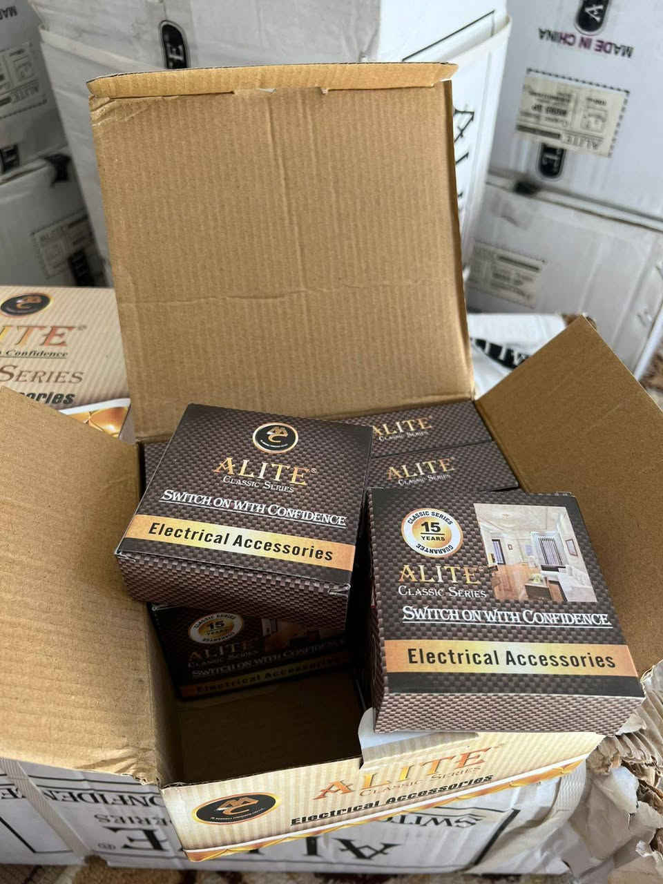 بلك سويج الايت الصلي مال شركه تعبئه الكارتون 100قطعه سعر الكارتون ٩٥ الف
مكان بصره 
***********
