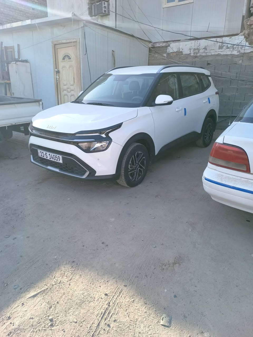 السلام عليكم عندي كيا كارنز موديل ٢٣ خليجي ماشيه ٤٠ الف رقم بغداد مكانها بغداد بيه بارد بلجنطه فقط٧راكب سياره حلوه باسمي سعرها ١٥٥ للاستفسار ***********
