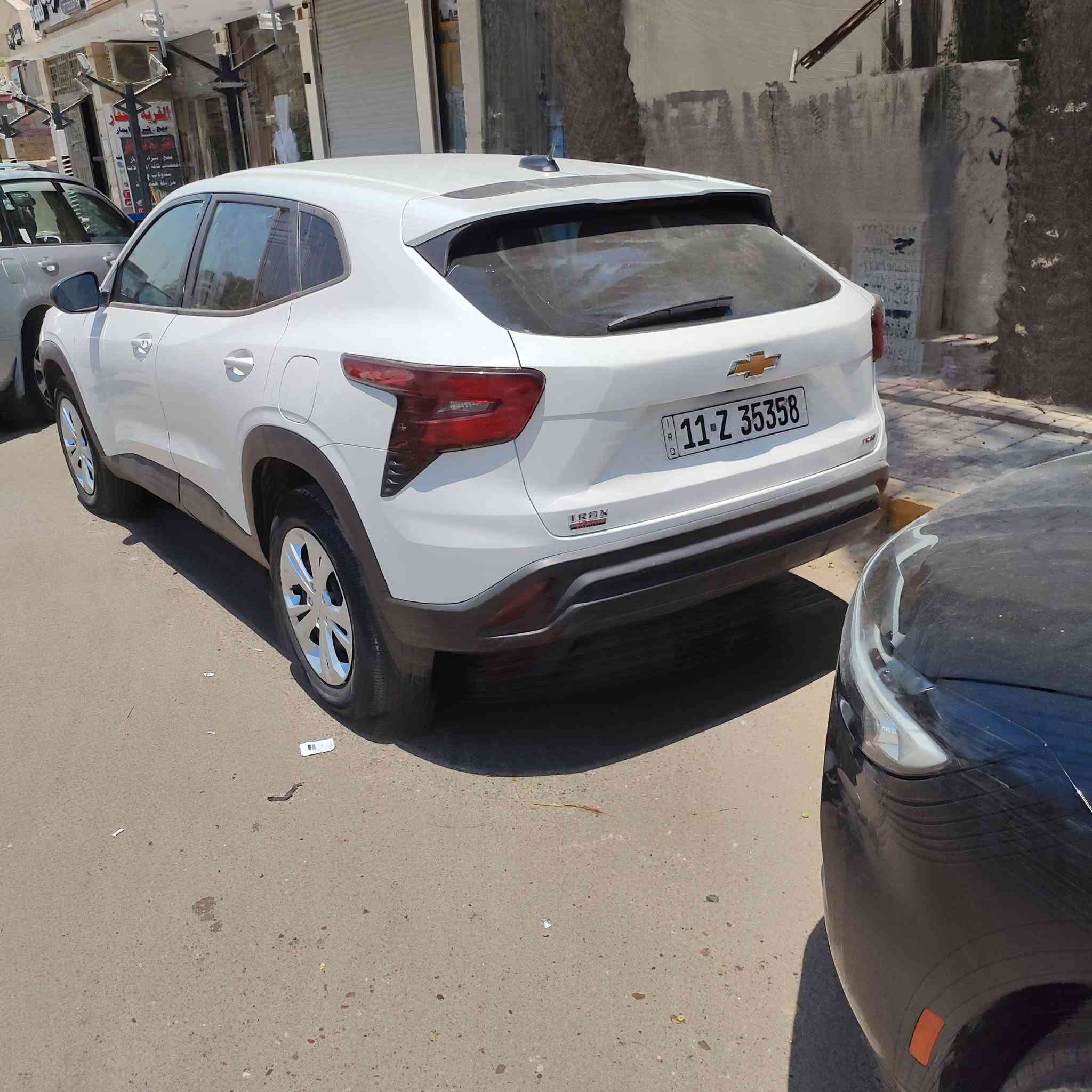 تراكس ٢٤ للبيع
سياره جاهزه بدون نقص
مواصفات التراكس معروفه 
حادث امريكا بنيد مبدل ومصبوغ 
وصار بيها حادث بالعراق باب السايق 
تبدل والصباغ صبغ الباب ونص الباب الخلفي ونص الجاملغ الامامي 
السياره حلوه ما ناقصها شي 
السعر ١٢٠ ورقه وللشراي واليجي عليها بيها مجال 
حجيتلك كل التفاصيل وصور الحادثين عندك 
مكان شارع فلسطين 
***********
قليل التواجد بالفيس
