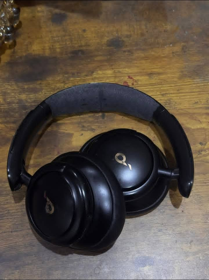 انكر
Soundcore Life Q30‎‎
بدون ملحقات 
السعر خاص


**إذا كنت صاحب هذا الإعلان وتريد حذفه لأي سبب، رجاءا أرسل رسالة إلى الدعم الفني**