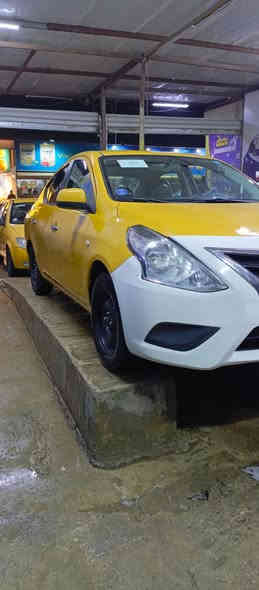 السلام عليكم 
نيسان فيرسا موديل 2015 حادثه فقط الدعامية الامامية من امريكا وبلعراق نفس الحادث قبل يومين والحمدلله وصور الحادث الي بلعراق مرفقه بلمنشور 
السعر 85 وبيها مجال السيارة خير من الله كير محرك تبريد والتدفئه كوله شغال سنوية جديده وبااسمي السنوية مكانها بغداد 
***********
