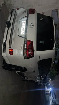 لاندكروزر ٢٠٢٠ • باب أول • ٧٢٠٠٠ كم