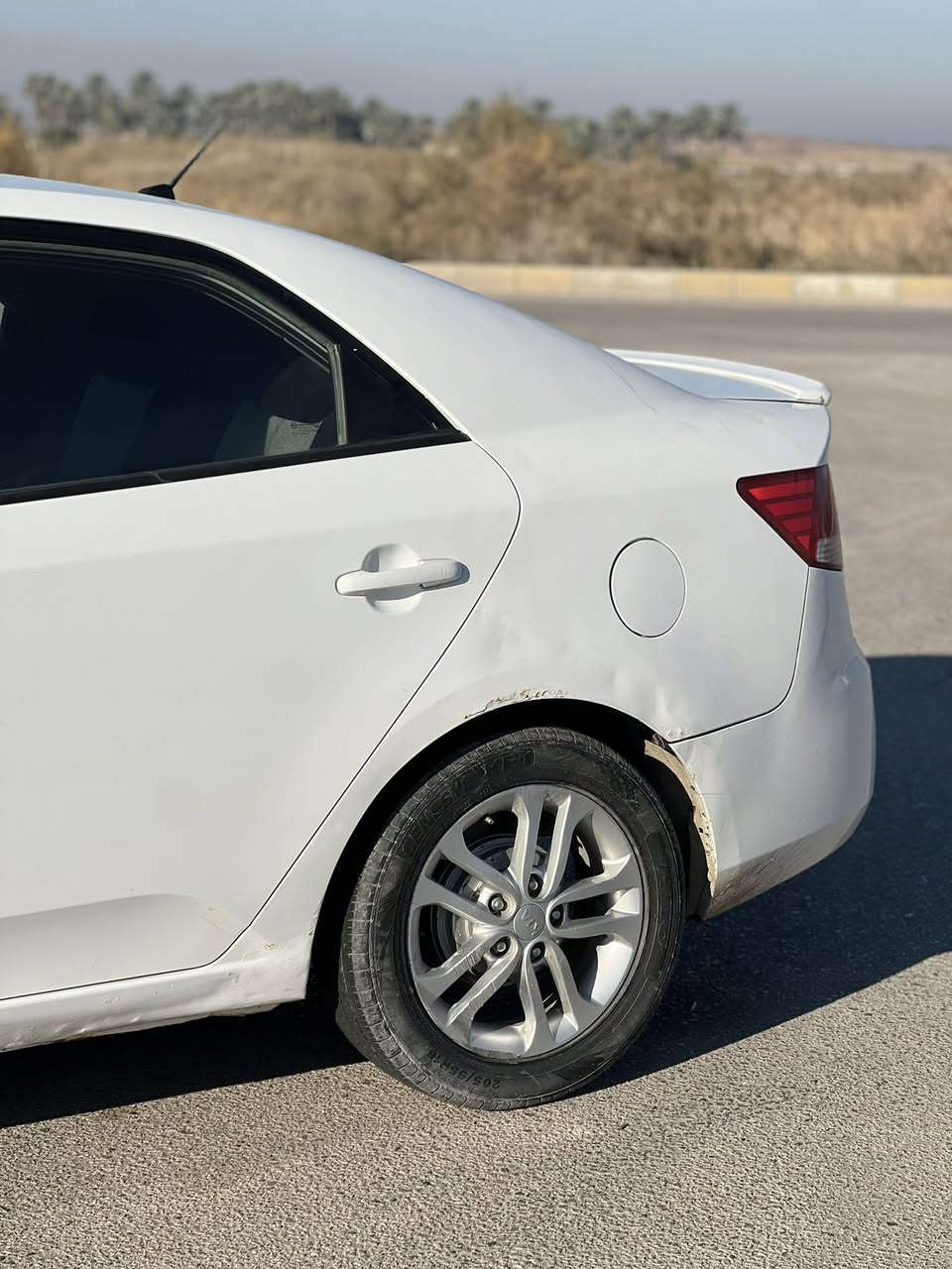 سلام عليكم سيراتو 2011 خليجي رقم بابل بيه جاملغ وباب خلفي صبغ جاملغ امامي بدون دواخل مكينه 1.6 

سنويه ل 27  
كير حداده مكينه تبريد كله جاهز 
السعر /90 وبي مجال بسيط 
مكاني /الحله 
هـ/***********
