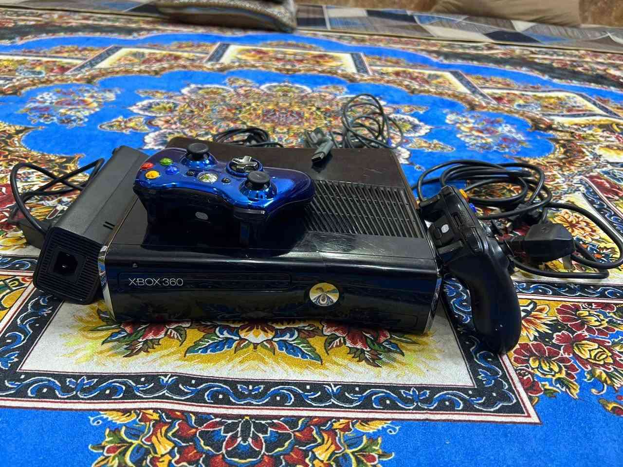 سلام عليكم ورحمة الله وبركاتة
جهاز اكس بوكس360 نضيف ما مستخدم متروك الجهاز ناقصة بس العاب سعر الجهاز 100الف رقمي بي وتساب ***********
