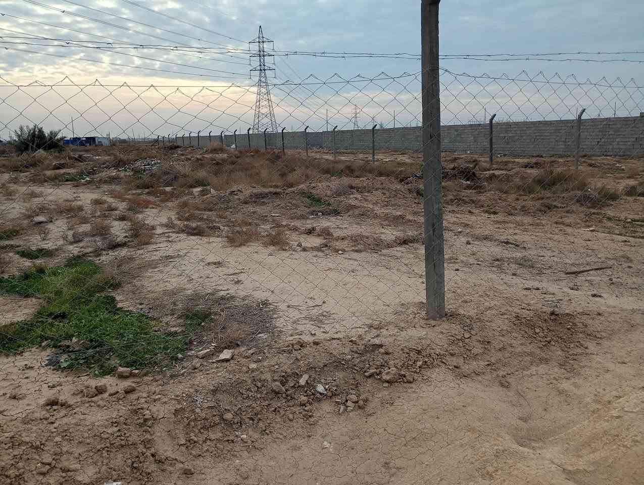 سلام عليكم دوانم للبيع طابو سند 25 مكان بغداد سبع قصور نهاية شارع ابو علي مجاور ثعالبه يوجد عل شارع 40 وخلف الشارع دوانم مربعه الواجهه 40 بناء مفتوح موقع حلو تبعد عل تبليط 30 متر ماء كهرباء متوفره مسيجات وكاملات الشراي ينتصل واتساب موجود غير متواجد عل فيس أرقام الهواتف *********** وشراي ينتصل ***********
