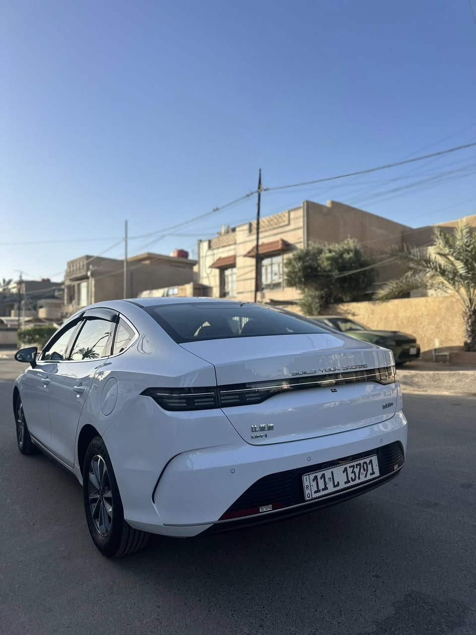 السلام عليكم 
BYD دستروير
2025
ماشيه 6 تلاف
HEV 3000
بصمه 
جلد 
داخل ابيض
كير ماوس
شاشه قلاب
بكلايت لد
لد نهاري
اشاره لكزز
تشغيل عن بعد
وبعد بيها موصفات هواي
 بيها رصعه بسيطه وسحبتهاBDR ⚠️
رقم بغداد وبسمي 
السعر 19.400 وبيها مجال كلش بسيط
***********
