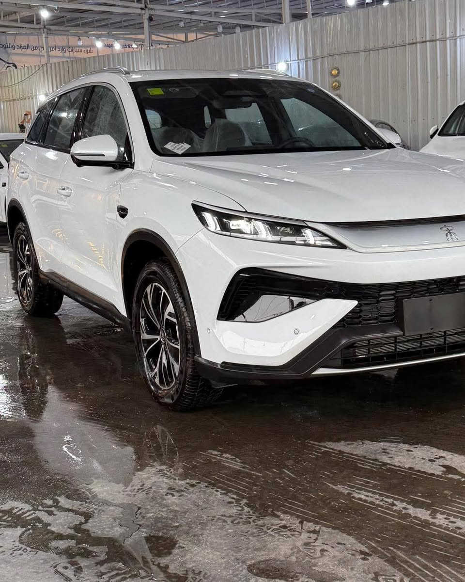 بي واي دي سونك برو ٢٠٢٥ 
ماشية اقل من ٦٠٠٠
مرقم بغداد صار ٢٠ يوم ماخذها 
السعر ٢٥ مليون و ربع قفل 
بغداد حي الجهاد 
***********
