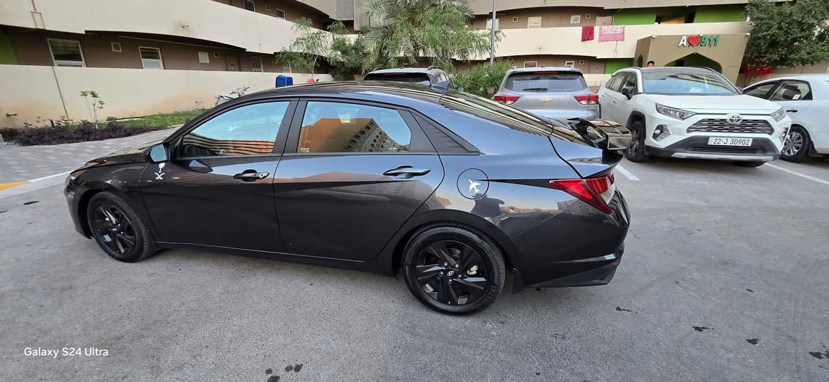 مراوس بكيا نيرو 
النترا 2022 وارد امريكي لون رصاصي 
محرك 2000 دوش 
حادثها جاملغ خلفي بدون صبغ بدون تبديل فقط بارد 
بصمة 
تشغيل عن بعد
رادارات امامي خلفي
كروز سرعه
قيادة ذاتية
تحديد مسار
سيارة نظيفة وحلوه للاستفسار ***********
