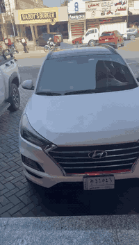 • بانوراما كهرباء
• مقاعد جلد
• الكشنات الأمامية كهرباء
• المرايا الجانبية كهرباء + شفط
• عدسات الإضاءة الأمامية (5 عدسات) وتتحرك يمين ويسار مع الستيرن
• إضاءة أمامية وخلفية LED
• بك لايت خلفي LED
• شاشة كبيرة تدعم البلوتوث وكاميرا
• كاميرا خلفية
• تحكم بالستيرن (صوت، اتصال، شاشة)
• مثبت سرعة (كروز كنترول)
• مودات قيادة (سبورت / عادي / إيكو)
• بصمة تشغيل (ستارت)
• بصمة أبواب
• سنسورات أمامية وخلفية
• نظام مانع انزلاق
• نظام تثبيت السيارة
• ABS
• Airbags
• تحكم كهرباء بالقزازات
• تكييف قوي
• جنوط ألمنيوم
• سيارة نظيفة وجاهزة للفحص

السيارة ، كاملة ومبيها اي نقص ، من مُحرك من گير والخ ، تفحص وتشوف بعينك ، تخم تاير قبل شهر مبدل الها جديد .
الضرر الي بگشر السيارة بسبب ناس متخاف الله ، ذبت بطش وانهزمت ، وخليتلكم صور السيارة من يوم الحادث ، گشر السيارة متصلح فقط خليت عليها فابلون ابيض كامل 
السيارة 2019 وارد خليجي ، ماشيه ٩٠ الف km والسيارة فول 
السيارة رايدها ب ١٥٥ ، يعني شد و٥٥ ورقة 
وبيها مجال .

0771 417 7668
